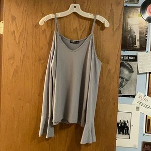 The cutest off the shoulder shirt/gray
